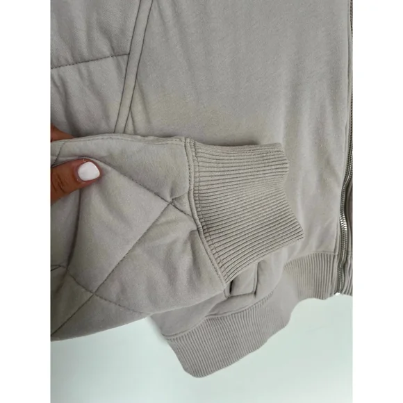 Abercrombie & Fitch Quilted Bomber Jacket Soft AF Casual Layer Cozy Warm Cropped - Picture 5 of 8
